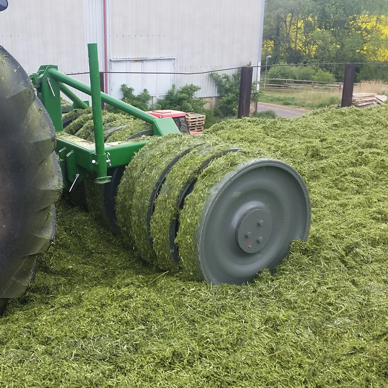 SilaPress Silagewalzen 3 Meter mit 4.000 kg im Dreipunkt Silagewalzen 3 Meter mit 4.000 kg im Dreipunkt