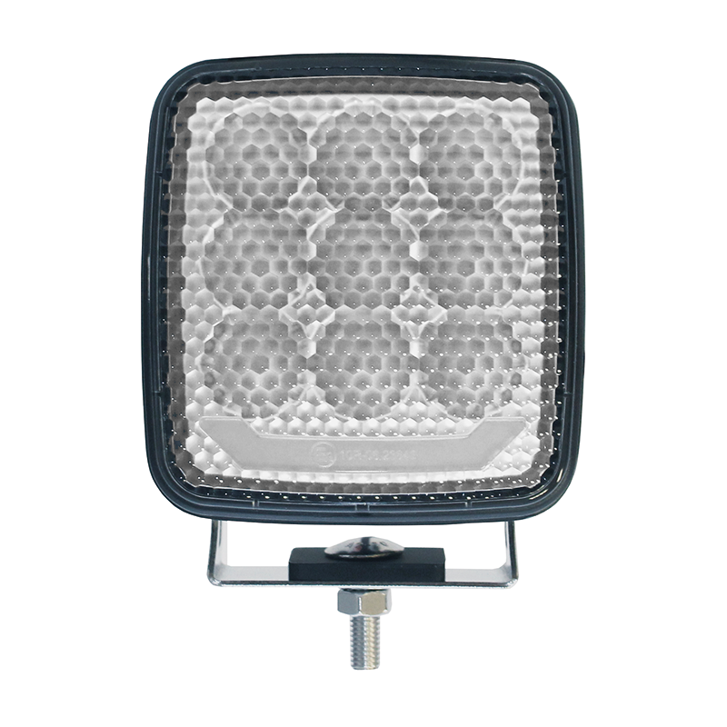 LED-Sscheinwerfer mit 3000 Lumen für Schlepper und Baumaschinen LED Arbeitsscheinwerfer für Schlepper und Baumaschinen