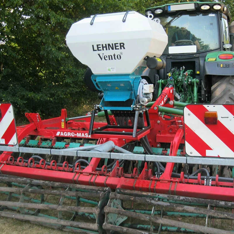 LEHNER VENTO 12 Volt Gebläsestreuer für Zwischenfrucht und Grassaaten LEHNER VENTO Pneumatischer Gebläsestreuer mit Schläuchen