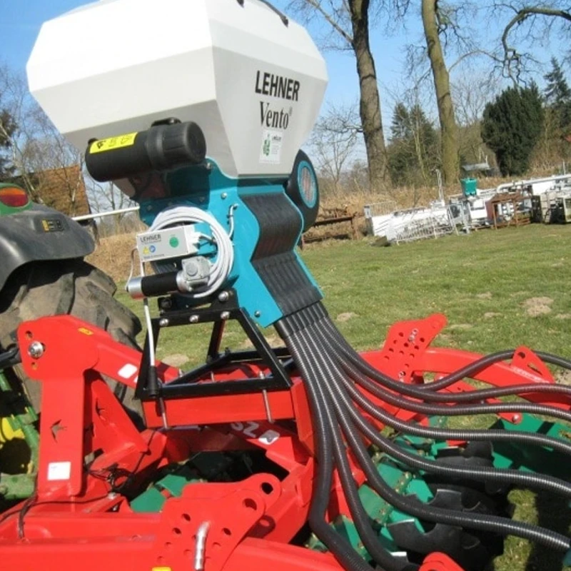 LEHNER VENTO 12 Volt Gebläsestreuer für Zwischenfrucht und Grassaaten LEHNER VENTO Pneumatischer Gebläsestreuer mit Schläuchen