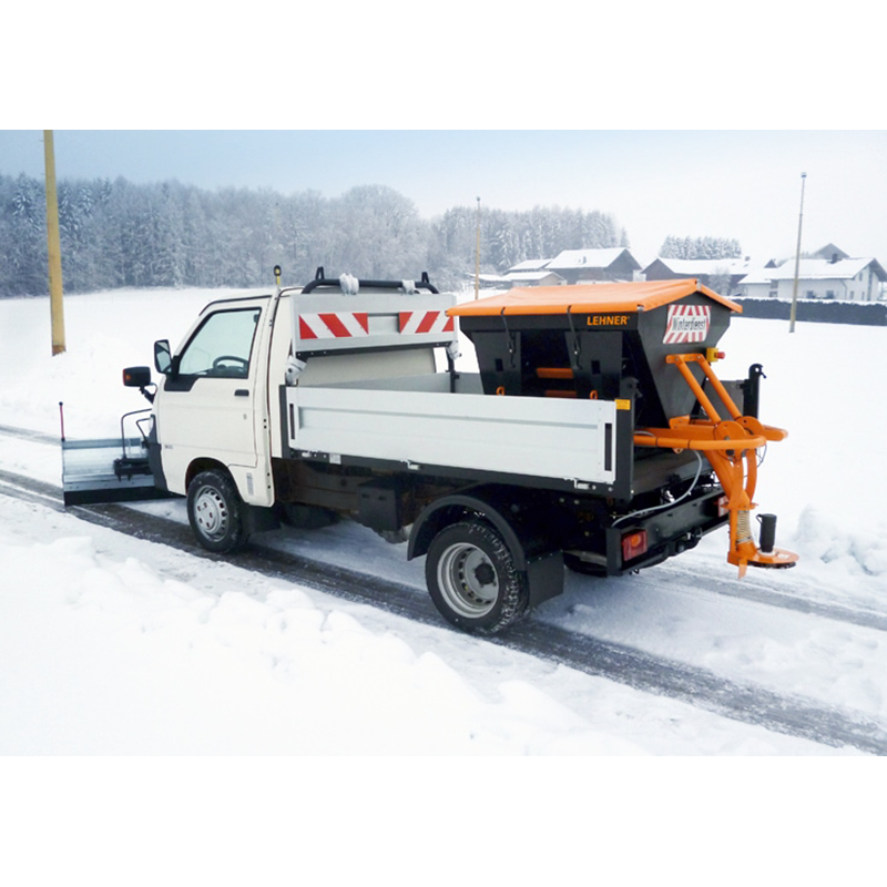 Salzstreuer POLARO_XL montiert auf Fahrzeug Salzstreuer POLARO_XL montiert auf Fahrzeug
