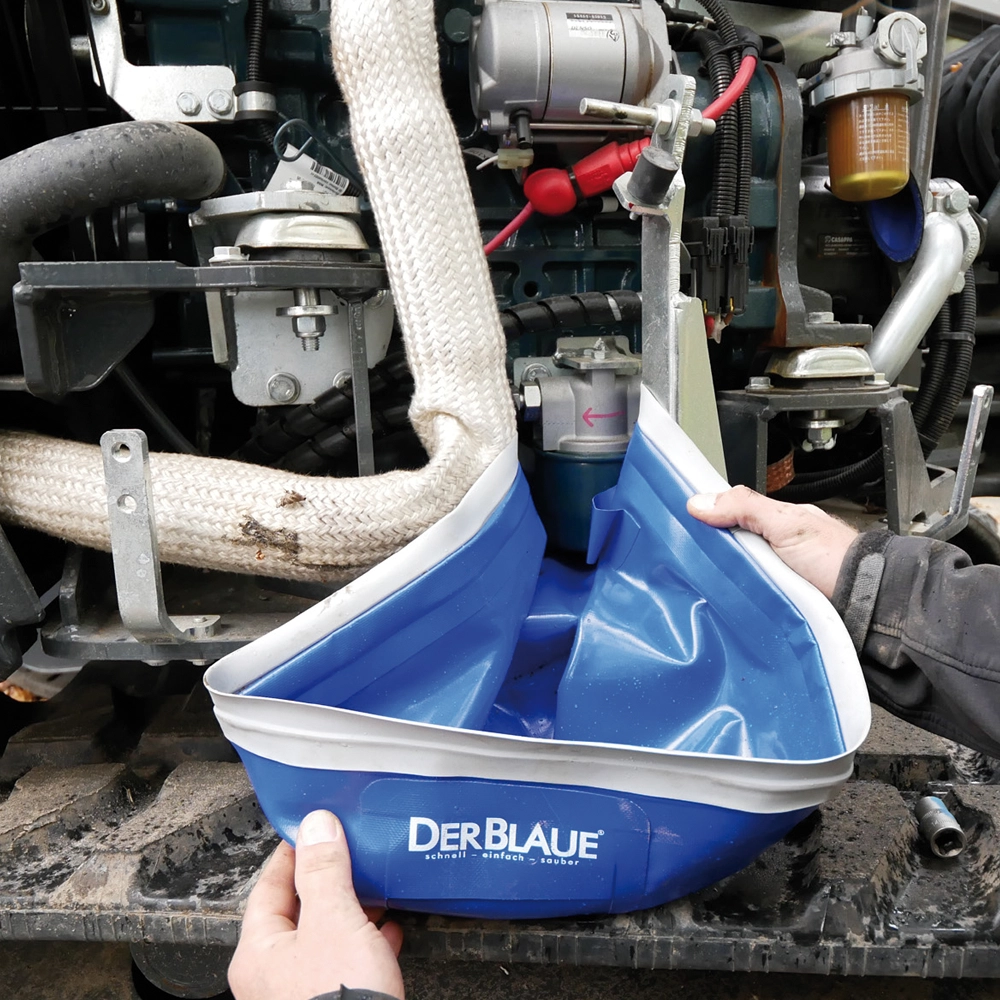 DERBLAUE Flüssigkeits-Auffangwanne 12001 img_8 12001 DERBLAUE Flüssigkeits Auffangwanne für schwer zugängliche Stellen beim Ölwechsel